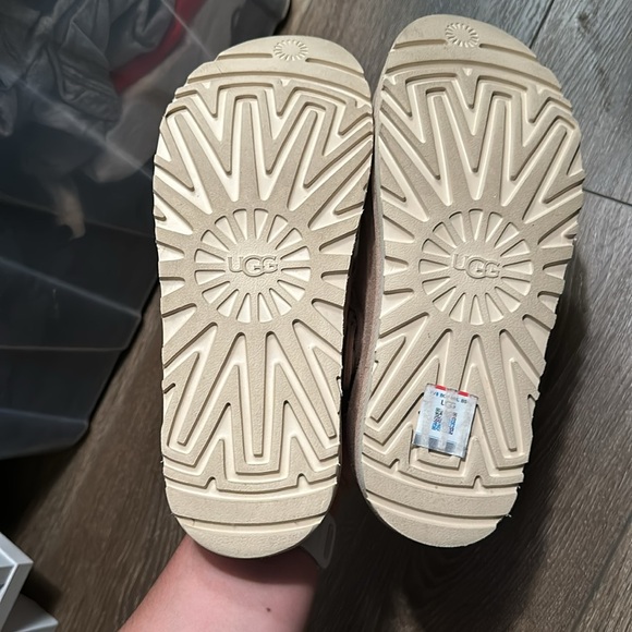 UGG Goldenstar Clog - Picture 3 of 5